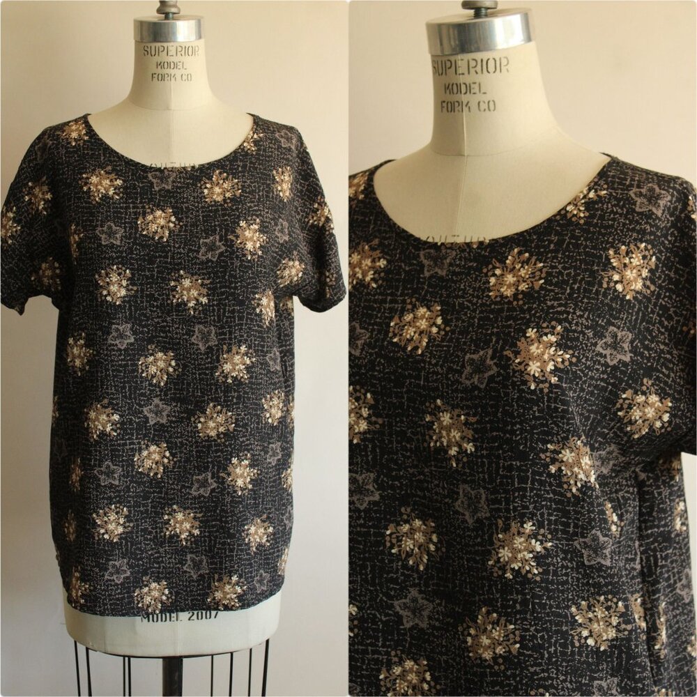 Vintage 1990s Blouse, Black and Gold and Gray Floral Print, short sleeved - Picture 6 of 10